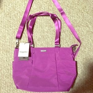 Baggallini Avenue Tote Matching Cosmetic Case